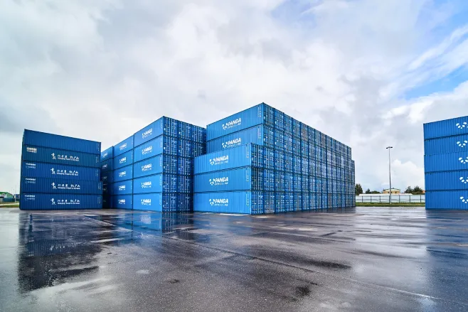 Transport and logistics center "Elektrougli" provides a full range of services for unloading cars from containers