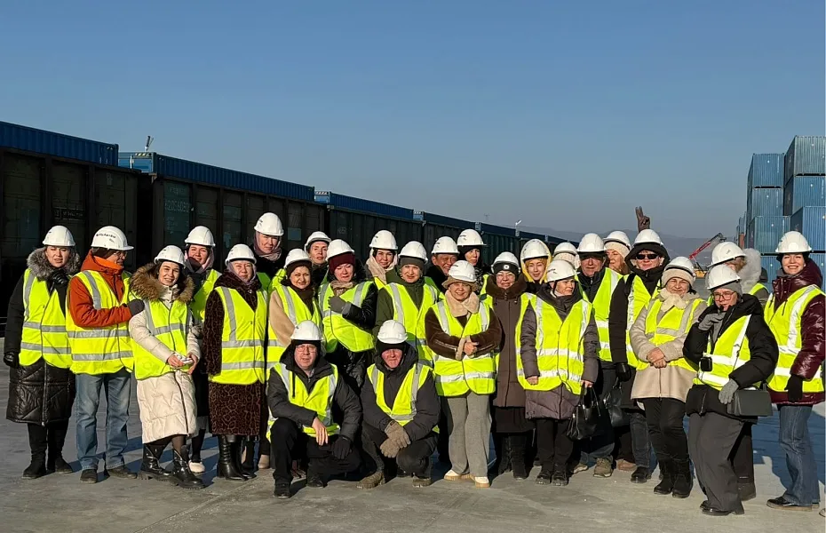 На ТЛЦ «Артём» прибыла делегация журналистов